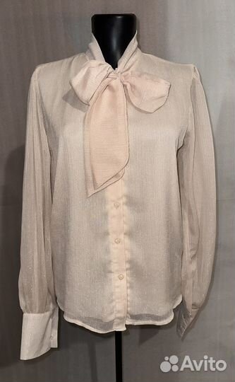 Блузка с бантом