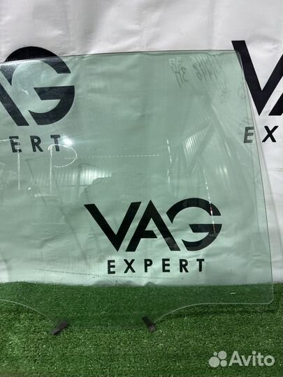 Стекло задней правой двери Skoda Octavia A7