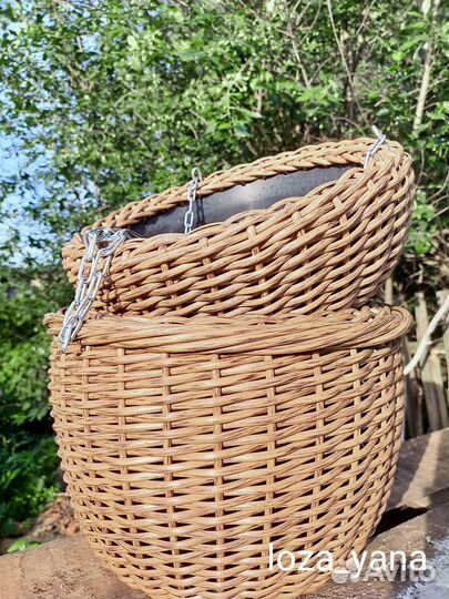 Кашпо вазон подвесное