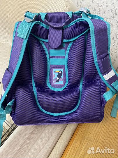 Школьный рюкзак с ортопедической спинкой