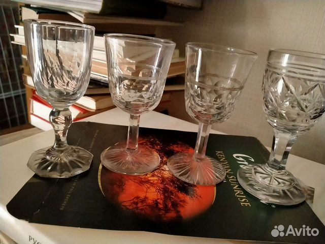 Рюмки на ножке