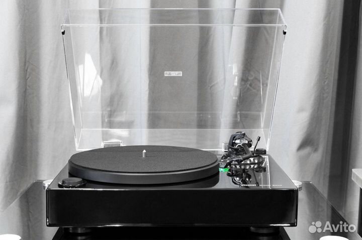 Проигрыватель винила Magnat MTT 990