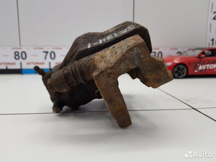 Суппорт передний правый (Toyota Corolla)