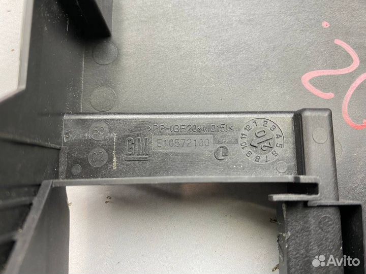 Крышка блока предохранителей Buick Encore GX 2021