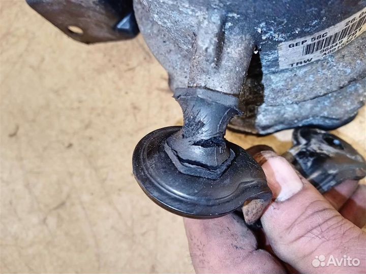 Насос гур Peugeot 308