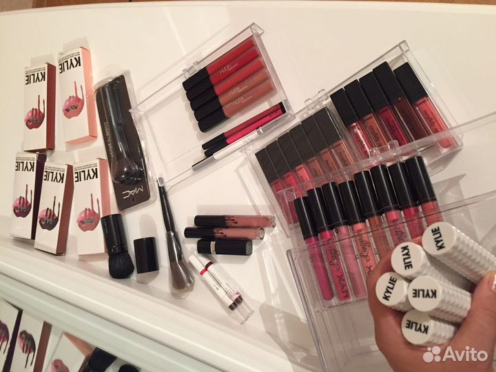 Матовые помады, косметика