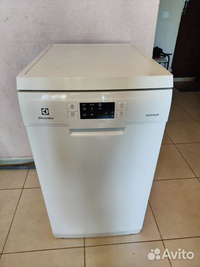 Посудомоечная машина Electrolux