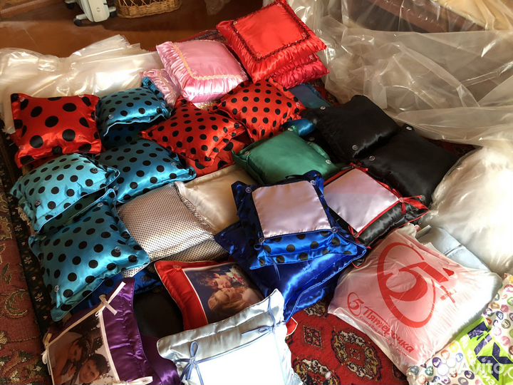 Подушки атласные, с фартуком для фото