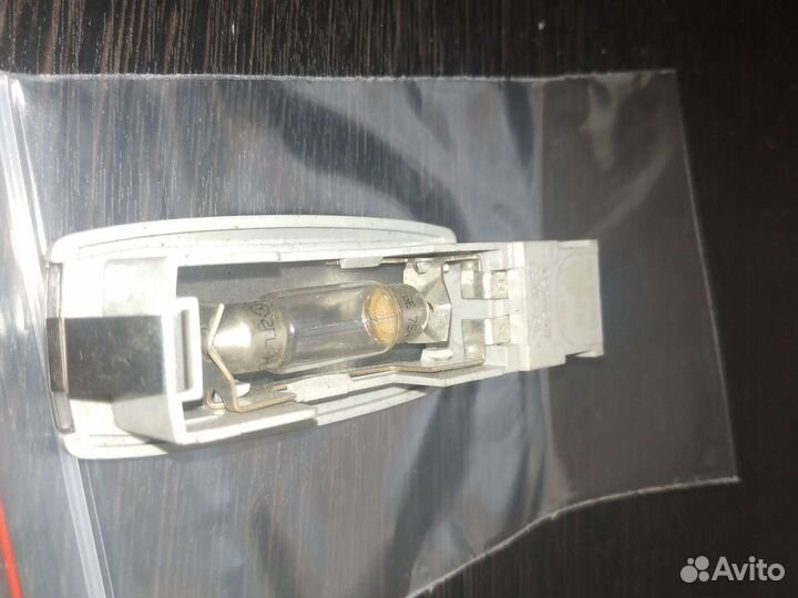 Плафон салонный Volkswagen 1k0947109