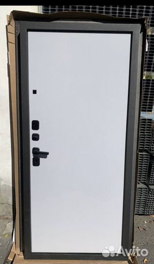 Дверь входная новая со склада
