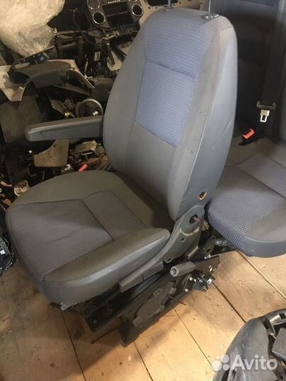 Передние сиденья