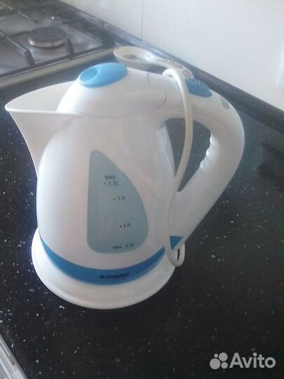 Чайник электрический новый 1,7 литра