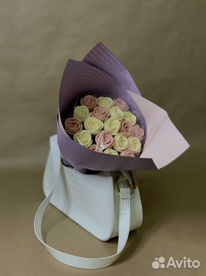 Сладкий подарок девушке