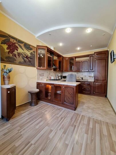 2-к. квартира, 82 м², 3/6 эт.