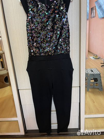 Нарядный комбинезон для девочки б/у