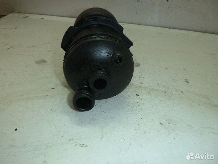 Корпус масляного фильтра audi A4 B8 2007