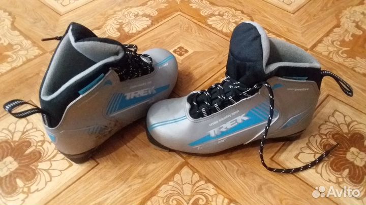 Лыжные ботинки