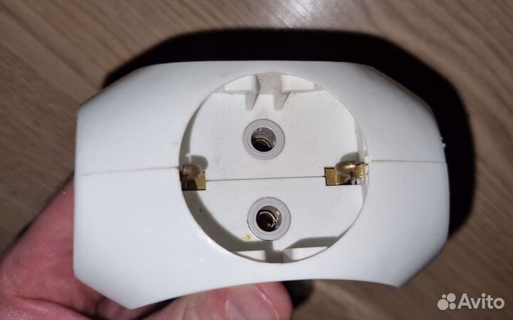 Тройник электрический makel 16A 250В с/з IP20