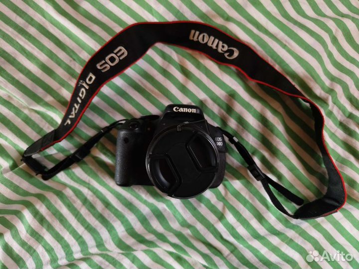 Зеркальный фотоаппарат Canon EOS 600d