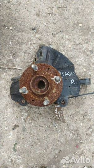 Кулак передний правый Hyundai Solaris 2