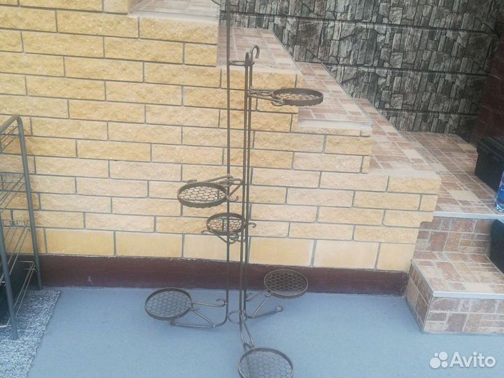 Подставка для цветов напольная