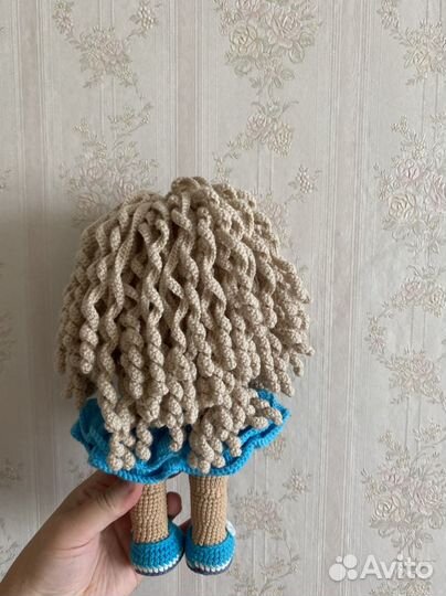 Кукла вязанная