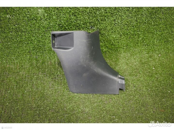 Порожек пластиковый на toyota aqua NHP10 1NZ-FXE