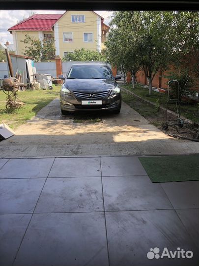 Hyundai Solaris 1.4 AT, 2015, 200 000 км