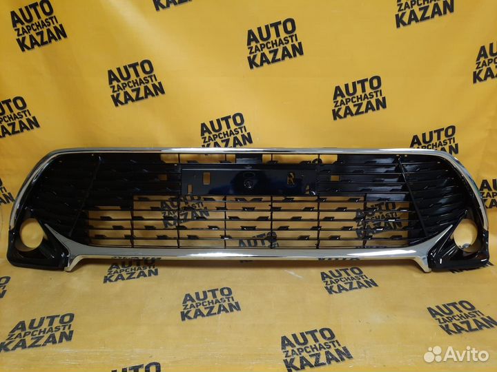 Решетка бампера Toyota Camry 2017-2018