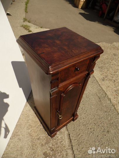 Тумба прикроватная