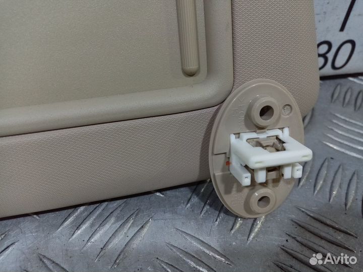 Б/У Козырёк солнцезащитный левый#001