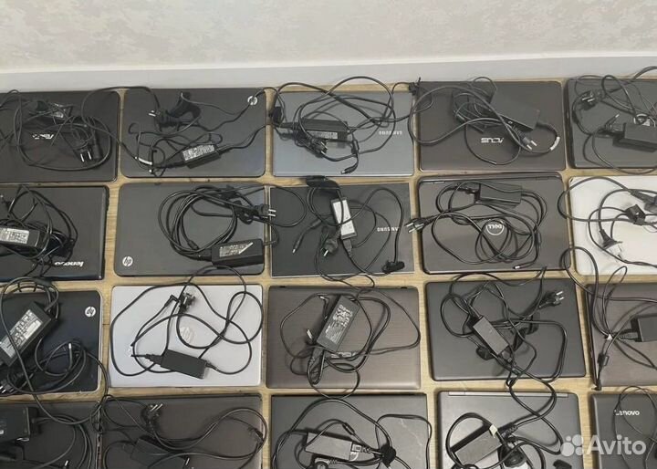 Ноутбуки продаются в связи с закрытием офиса