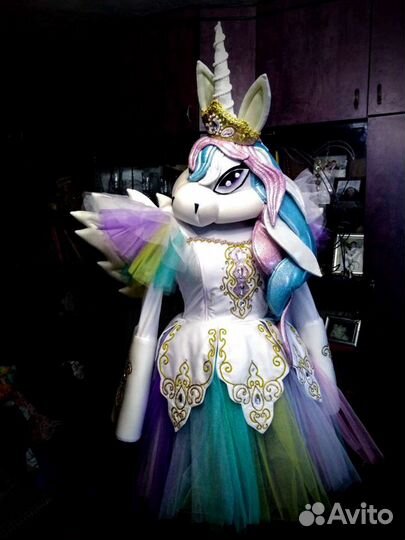 Реквизит и костюмы