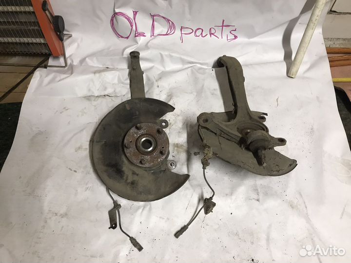 Кулак поворотный левый в сборе Honda Accord 8