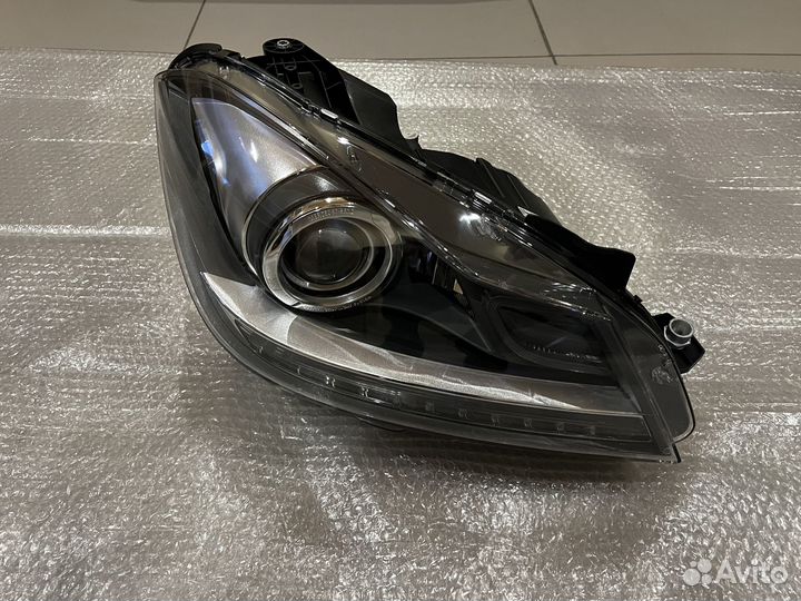 Передняя правая фара Mercedes W204 рестайлинг