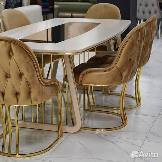 Стол кухонный