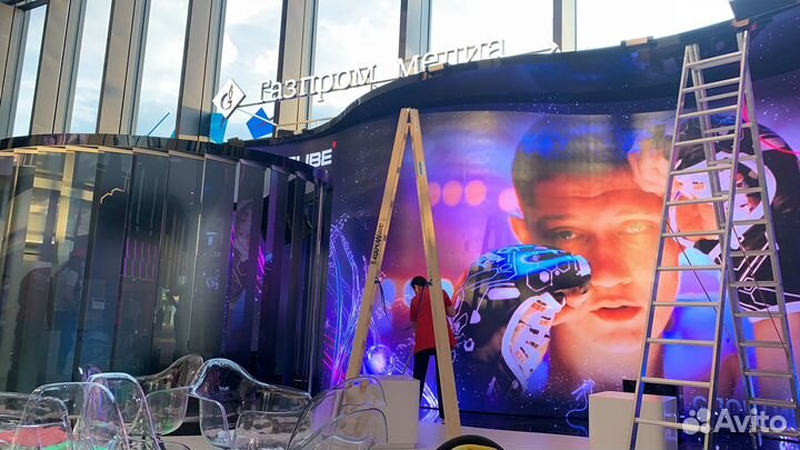 Большие цветные наклейки на стену