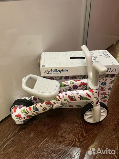 Беговел для малышей Chillafish bunzi 2 в 1