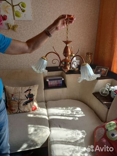 Продам люстру в отличном состоянии
