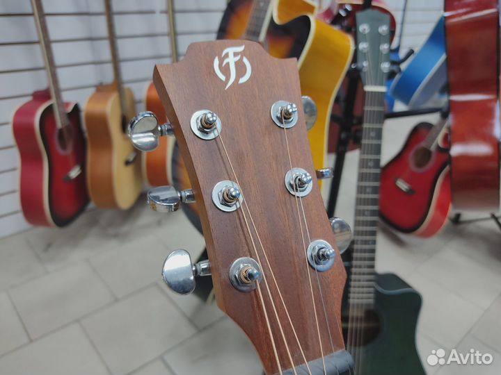 Акустическая гитара Flight массив
