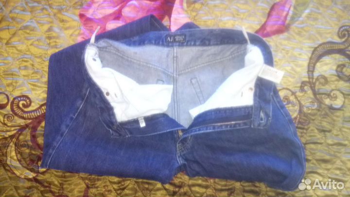 Джинсы Armani