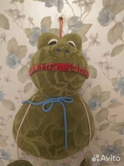 Декоративна игрушка.Лягушка