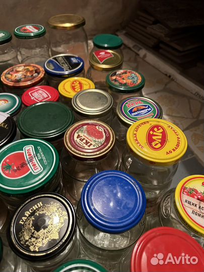 Стеклянные банки с крышками