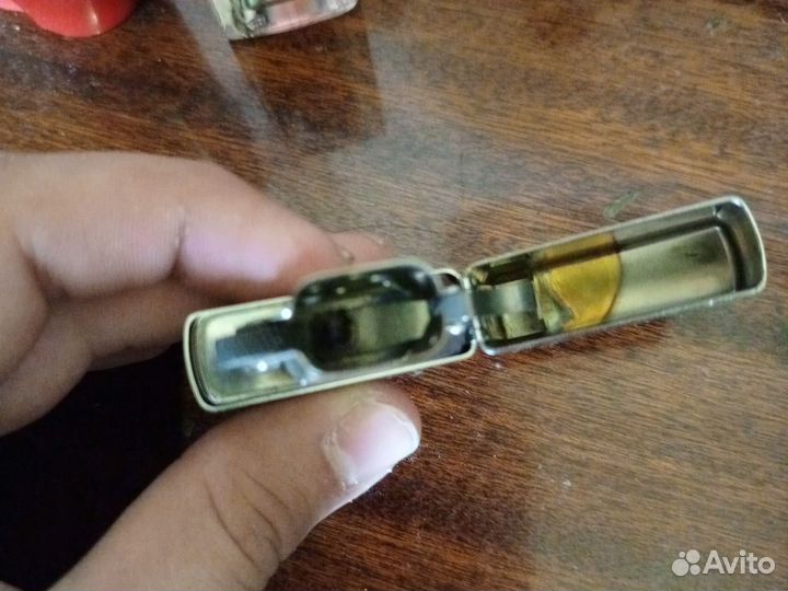 Зажигалка бензиновая zippo