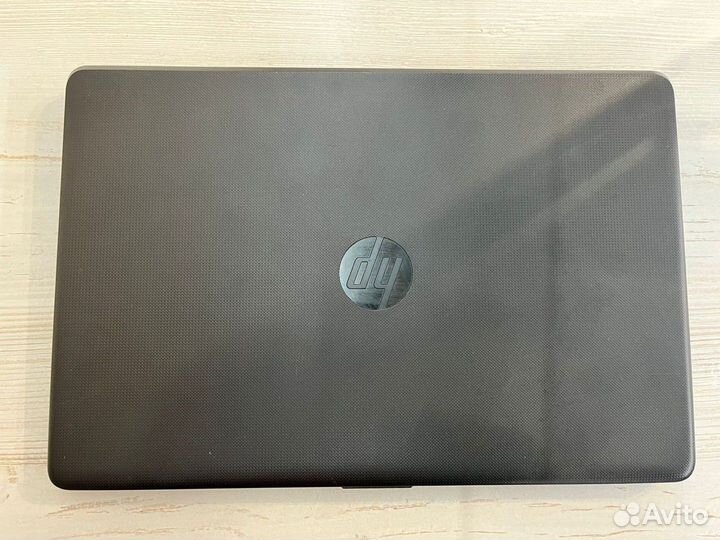 HP AMD E2-9000E / 4GB / 240GB / R2