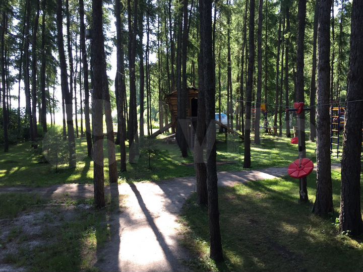 Дом 1900 м² на участке 16 сот.