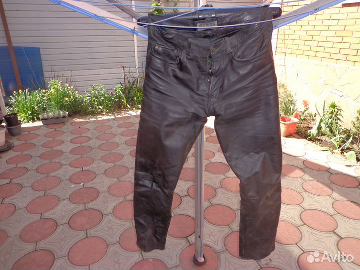 Кожаный костюм для езды на мотоцикле