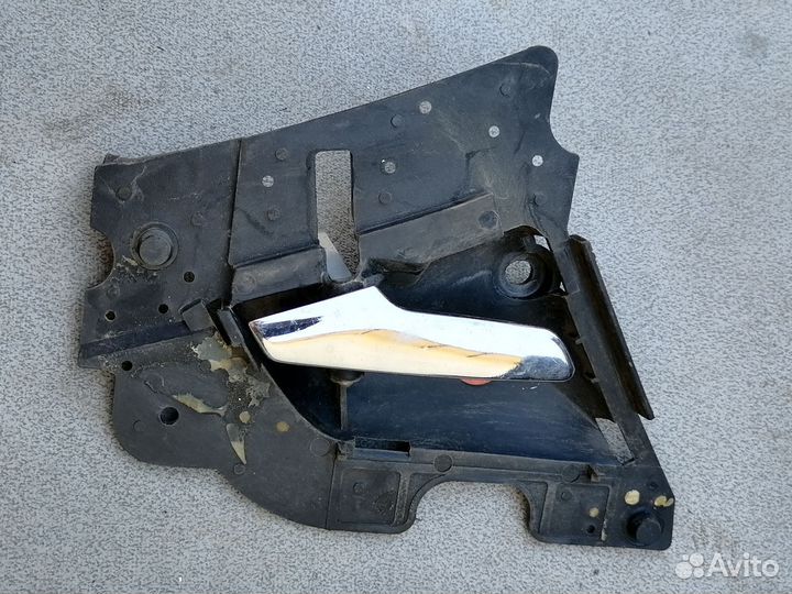 Ручка двери задней правой внутр.Mercedes-Benz W210