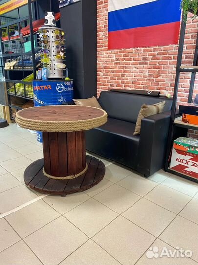 Декоративный стол