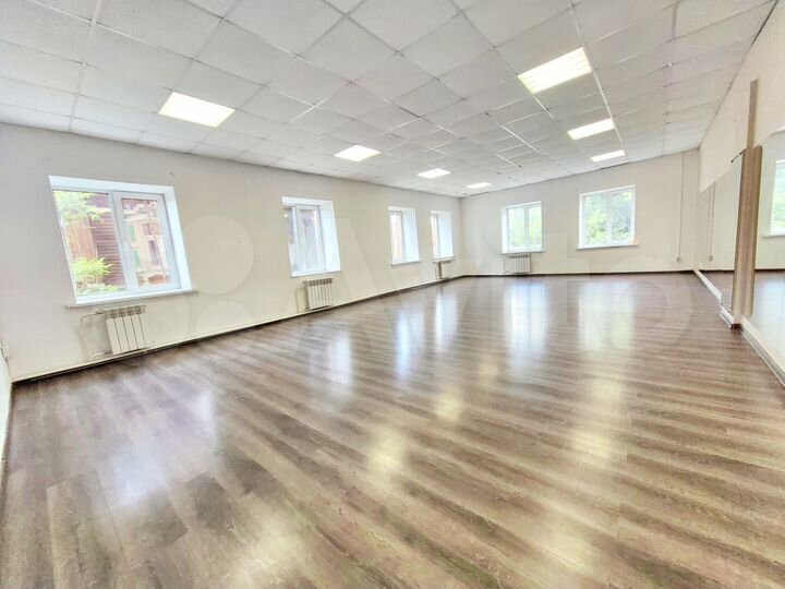 Помещение с санузлом под зал,офис, 89 м²